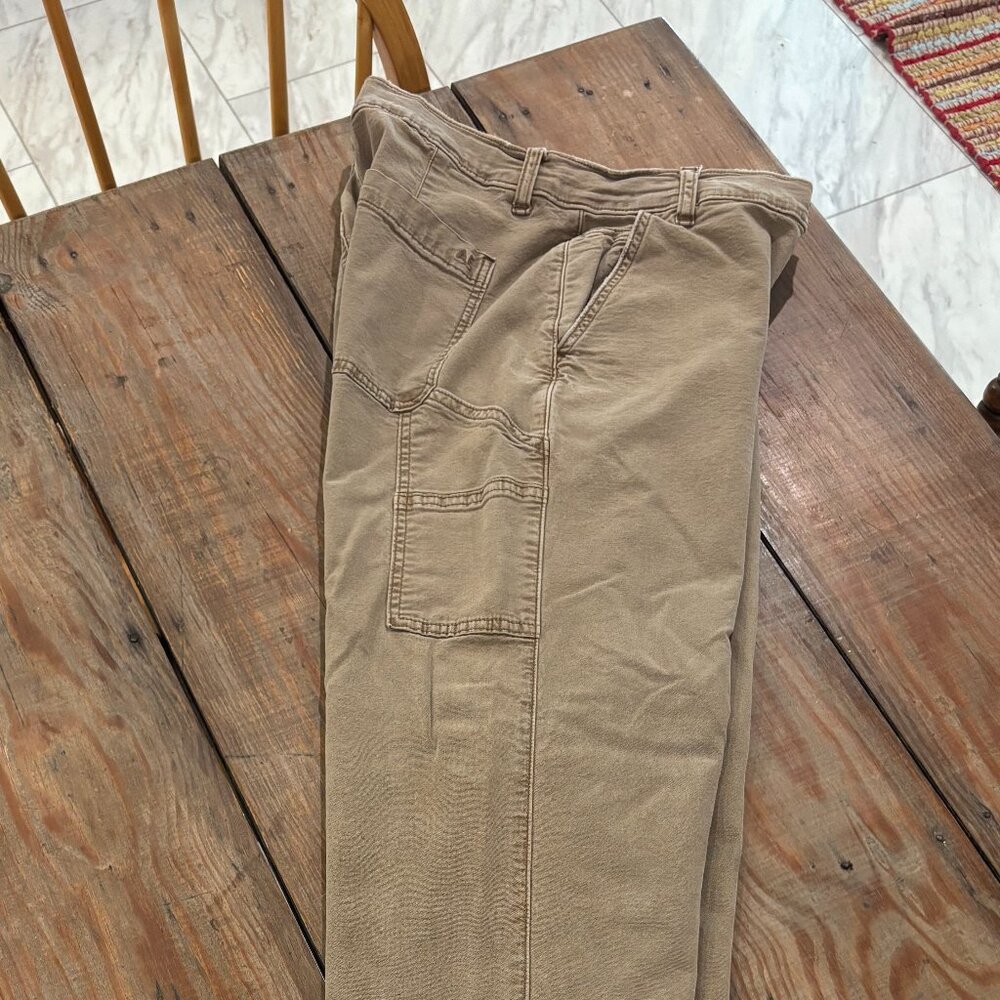 AE High-Waisted Cargo Pants Straight Pants